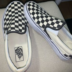 CHECKERED VANS!
